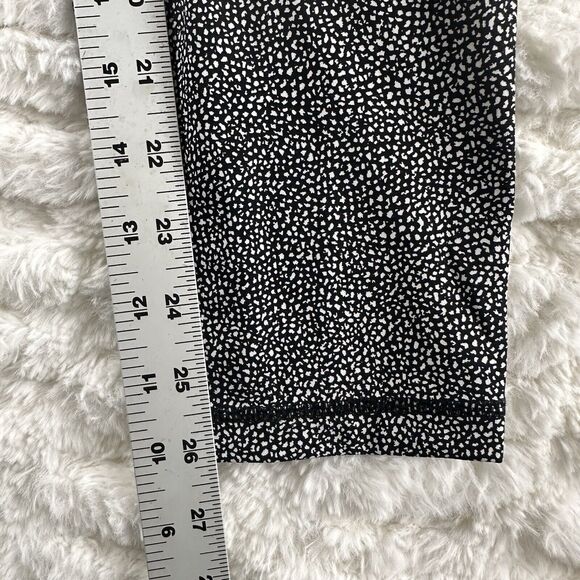 Lululemon Invigorate 7/8 Tight‎ 10 Black White Chakra Print Luxtreme Zip Pocket - Picture 7 of 13